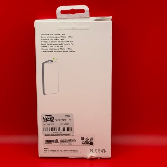 #65 New in Box Apple Light Pink Silicone Phone Case for IPhone 14 Plus - Picture 3 of 3